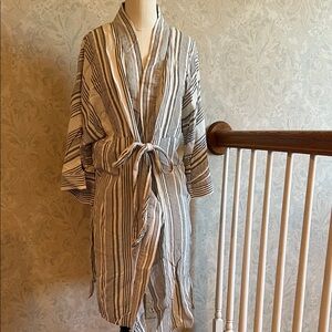 Universal Thread Gray and White Striped Kimono